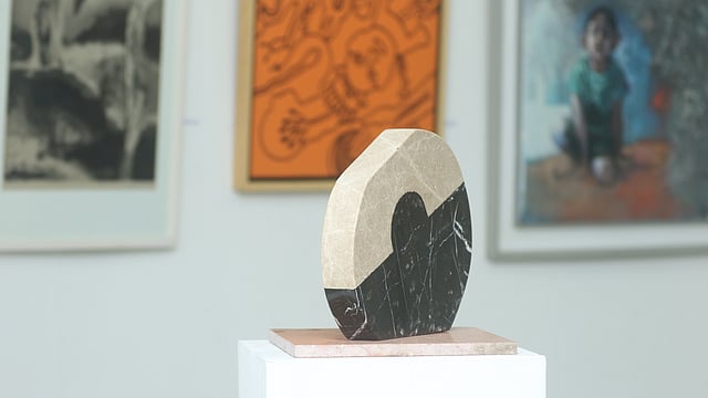 ভাস্কর হামিদুজ্জামান খানের একটি শিল্পকর্ম।