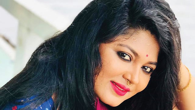 মৌসুমী হামিদের এই ছবিটি তুলেছিলেন প্রয়াত চিত্রগ্রাহক আনোয়ার হোসেন