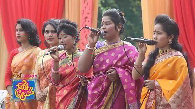 বিয়ের গীত গাইছেন আরশিনগর বাংলাদেশের শিল্পীরা।