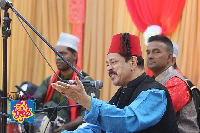 আয়ুশ-নকশা বিয়ে বিয়ের উৎসবের দ্বিতীয় দিনের বিকেলে সমীর কাওয়াল ও তাঁর দলের কাওয়ালি পরিবেশনা। হোটেল সোনারগাঁও, ২১ ডিসেম্বর। ছবি: আবদুস সালাম