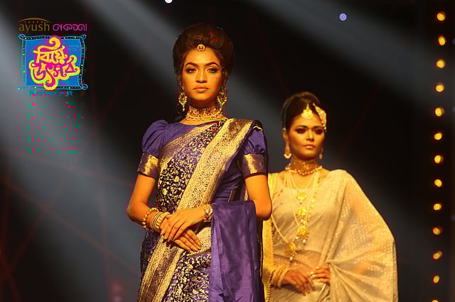 বিয়েতে এখনো এমন দেশি শাড়ির চাহিদা রয়েছে। ছবি: আবদুস সালাম