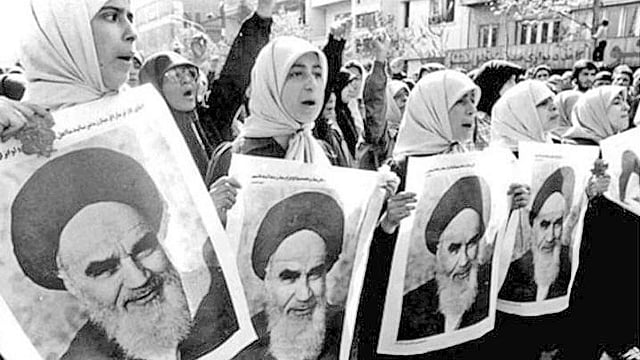 বিপ্লবের ৪০তম বার্ষিকীতে অনিশ্চয়তায় ভরা এক পরিস্থিতির মুখে পড়েছে খামেনির অনুসারীরা