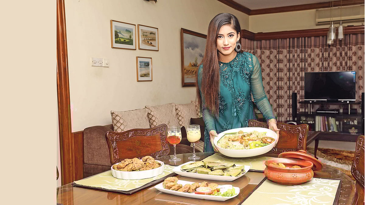 যেকোনো উৎসব উদ্‌যাপনে মজাদার খাবার রান্না করতে ভালোবাসেন বাঙালি। মডেল: সাফা কবির, ছবি: নকশা