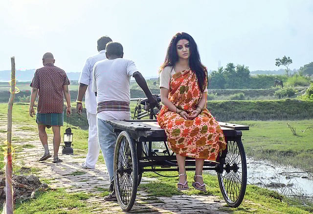 বিসর্জন ছবিতে জয়া। বাংলাদেশের প্রেক্ষাগৃহে ছবিটি মুক্তি পাবে আগামীকাল