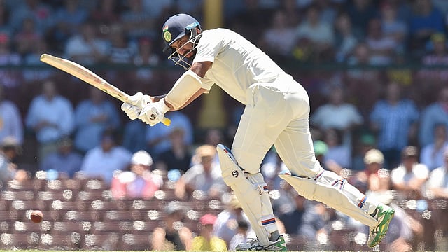 ৯০ বছরের পুরোনো রেকর্ড ভাঙলেন চেতেশ্বর পূজারা। ছবি: এএফপি