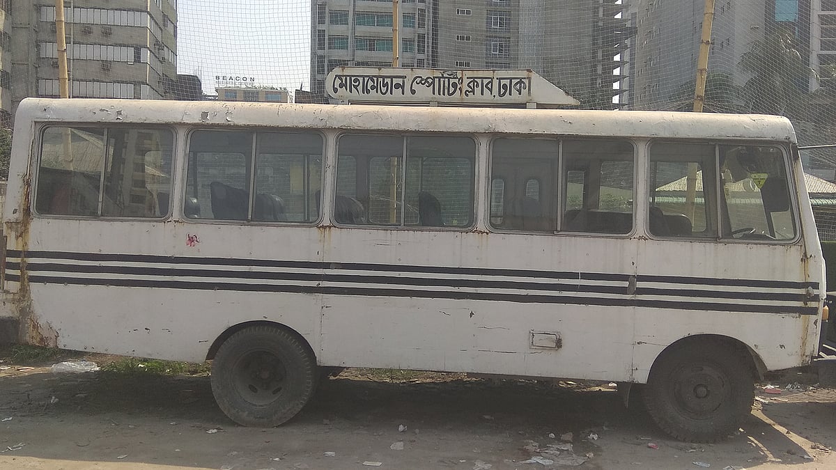 মোহামেডানের পুরোনো বাস। ছবি: প্রথম আলো
