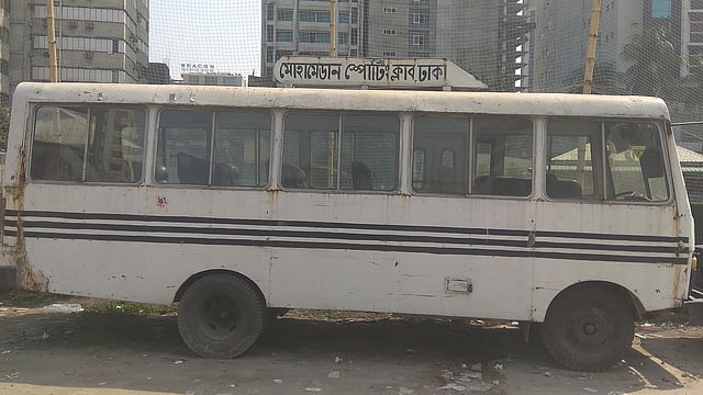 মোহামেডানের পুরোনো বাস। ছবি: প্রথম আলো