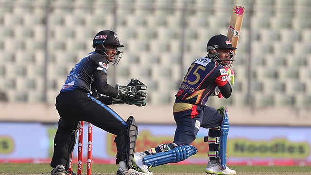 অধিনায়কই একমাত্র ধৈর্যশীল ব্যাটিং করার চেষ্টা করেছিলেন। ছবি: প্রথম আলো