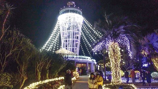 এনোশিমার বাতিঘর