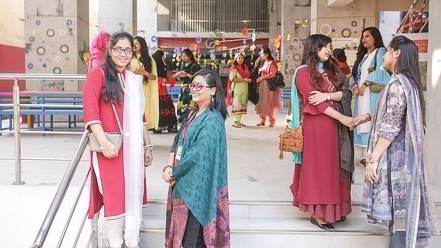 এই ক্যাম্পাস ছাত্রীদের জন্য বুক ভরে দম নেওয়ার জায়গা। ছবি: কবির হোসেন