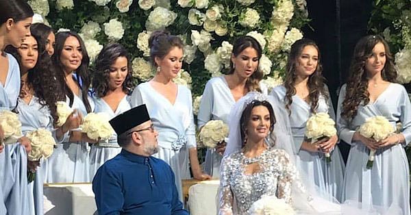 ২২ নভেম্বর মস্কোতে রুশ সুন্দরী ওকসানা ভোয়েভোদিনাকে বিয়ে করেন রাজা। ছবি: টুইটার