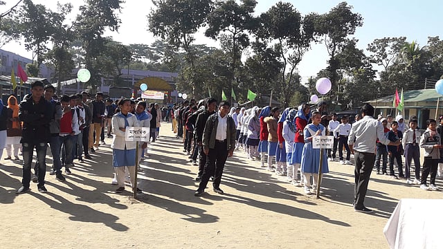 ‘ডাচ্-বাংলা ব্যাংক-প্রথম আলো গণিত উৎসবে’ পঞ্চগড়ের বিভিন্ন শিক্ষাপ্রতিষ্ঠানের ৩৪০ জন খুদে শিক্ষার্থী অংশ নেয়। ছবি: প্রথম আলো