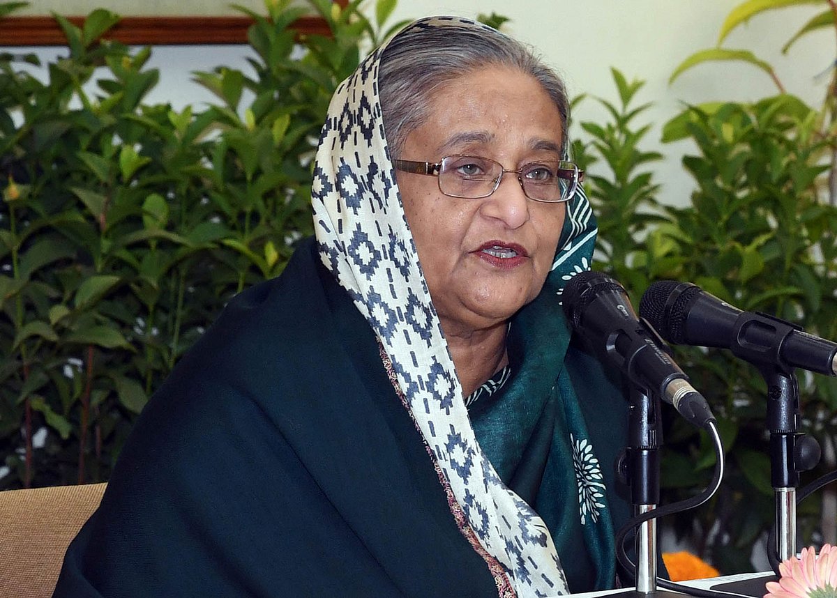 নবনির্বাচিত মন্ত্রিসভা ও আওয়ামী লীগের কার্যনির্বাহী কমিটির সঙ্গে মতবিনিময় সভায় বক্তব্য দিচ্ছেন প্রধানমন্ত্রী শেখ হাসিনা। গণভবন, ঢাকা, ৮ জানুয়ারি। ছবি: পিআইডি