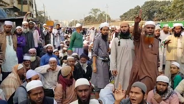 টঙ্গীতে ইজতেমা ময়দানের নিয়ন্ত্রণকে কেন্দ্র করে তাবলিগের দুই পক্ষ গত বছরের ১ ডিসেম্বর রক্তক্ষয়ী সংঘর্ষে জড়িয়ে পড়ে। ফাইল ছবি