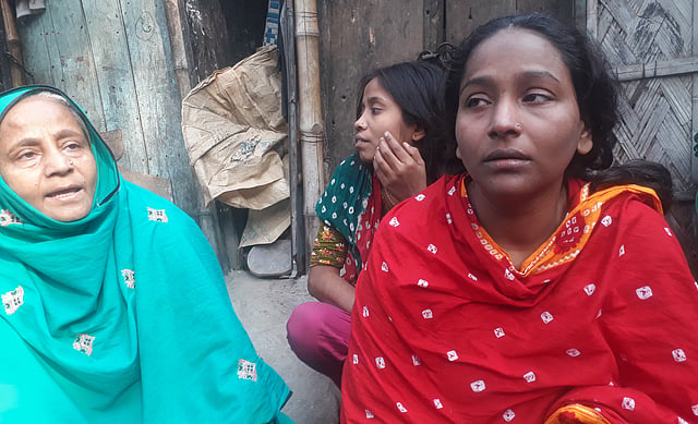 আশামনির মা রাজিয়া, নানি নার্গিস বেগম। ঢাকা, ৯ জানুয়ারি। ছবি: আসাদুজ্জামান