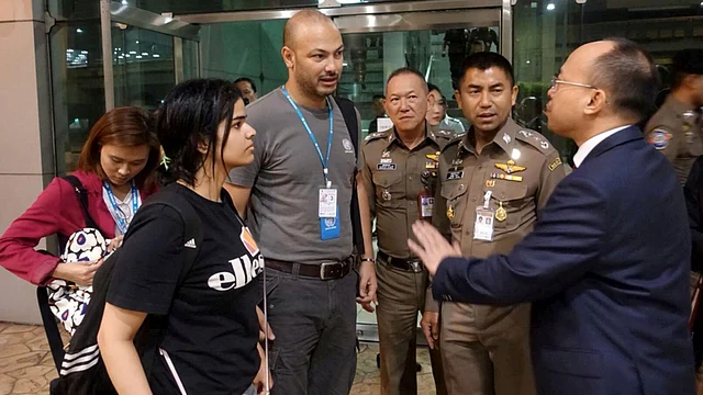 কানাডার আশ্রয় চাইছেন আল-কুনুন।