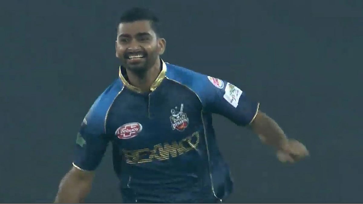 অভিষেকেই হ্যাটট্রিকের আনন্দ আলিসের। ছবি: সংগৃহীত