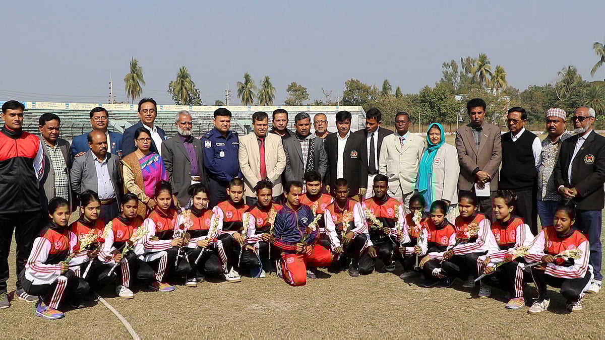 স্পেশাল অলিম্পিকস বাংলাদেশ সাব-চ্যাপ্টার পাবনা জেলা শাখার উদ্যোগে গত রোববার বিকেলে এই কিশোর-কিশোরীদের সংবর্ধনা দেওয়া হয়েছে। শহীদ আমিন উদ্দিন স্টেডিয়াম, পাবনা। ছবি: হাসান মাহমুদ