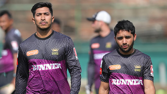 সৌম্য ও মুমিনুলের জায়গা হয়নি রাজশাহীর একাদশে। ছবি: প্রথম আলো