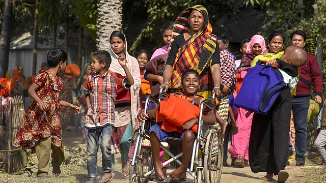 প্রথম আলো ট্রাষ্টের উদ্যোগে  গাইবান্ধায় কম্বল বিতরণ।