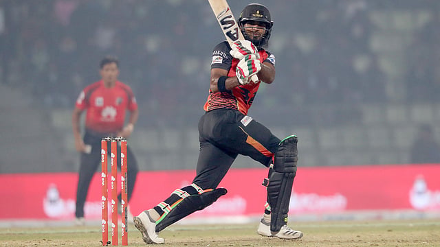 দারুণ এক ইনিংস খেলেও হতাশ হতে হয়েছে জুনায়েদকে। প্রথম আলো
