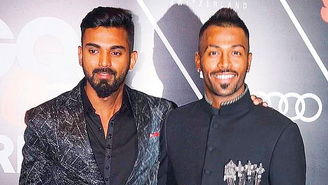 অশালীন মন্তব্য করে বিতর্কের জন্ম দিয়েছেন পান্ডিয়া ও রাহুল। ফাইল ছবি