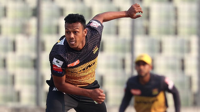 টি-টোয়েন্টিতে আজ নিজের সেরা বোলিং করেছেন কামরুল। ছবি: প্রথম আলো