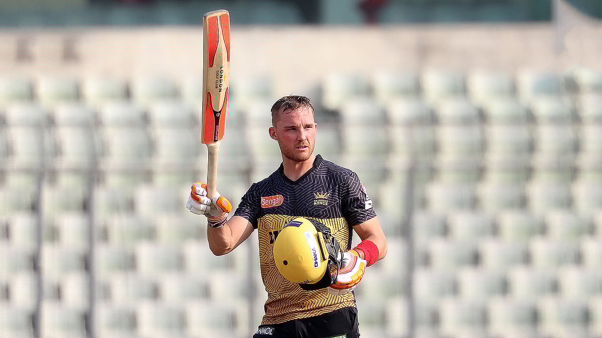 গতকাল সেঞ্চুরির পর ইভান্স। ছবি: প্রথম আলো