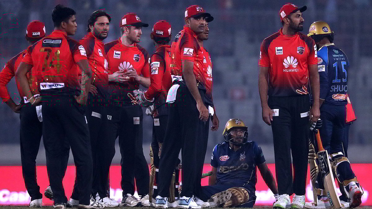 সাকিবের বিধ্বস্ত চেহারায় বলে দিচ্ছে ম্যাচের চিত্র। ছবি: প্রথম আলো