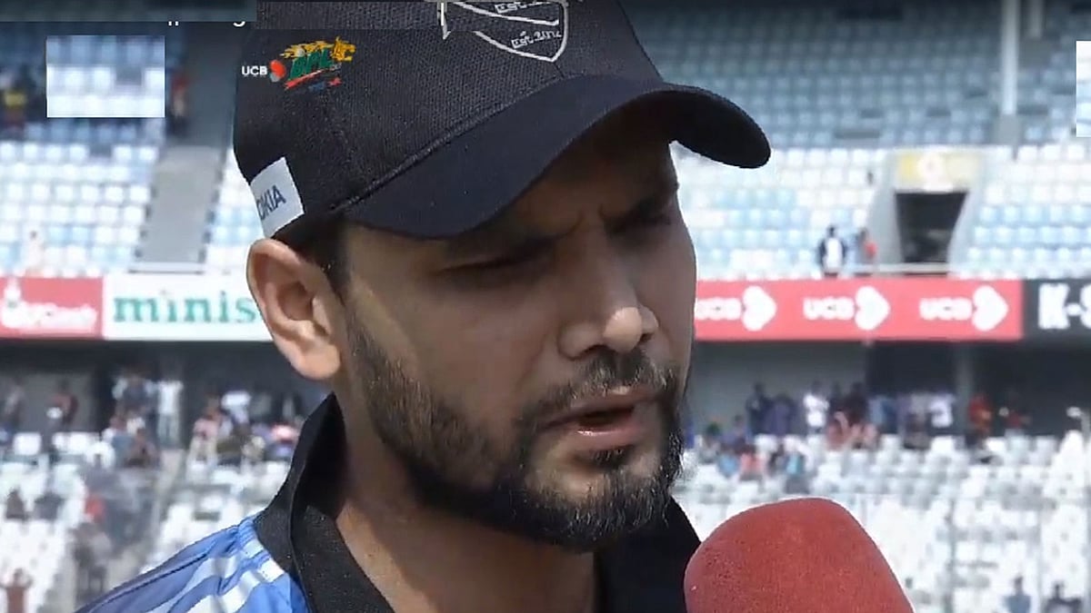 টসে জিতে ফিল্ডিং নিয়েছেন মাশরাফি। সংগৃহীত ছবি