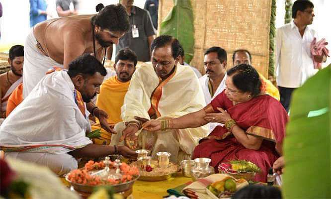 ৩০০ পুরোহিত দিয়ে তেলেঙ্গানা রাজ্যের কল্যাণে চলছে মহাযজ্ঞ। ছবি: সংগৃহীত