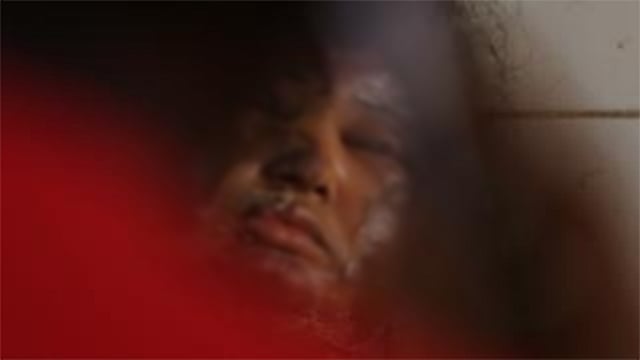 তাসলিমা নরসিংদীর সেকেরচরের বাসিন্দা। তিনি তিন সন্তানের মা। বার্ন ইউনিউট, ঢাকা মেডিকেল কলেজ হাসপাতাল, ২৩ জানুয়ারি। ছবি: আবদুস সালাম