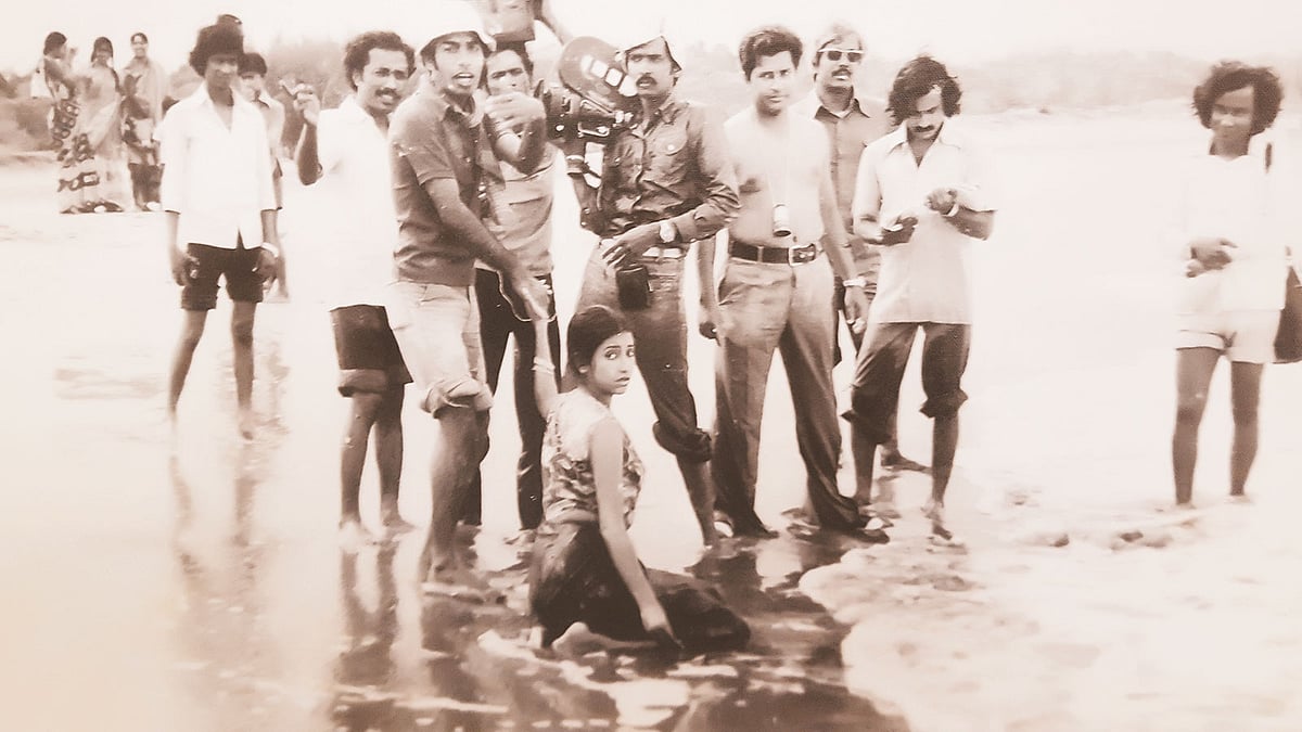 কক্সবাজারে ঘুড্ডি ছবির শুটিং মুহূর্তে সুবর্ণা মুস্তাফা। ছবি: সংগৃহীত