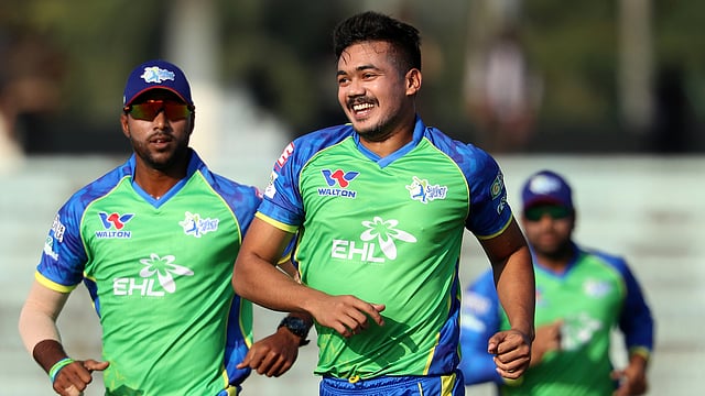 ভালো ছাত্র হয়ে ফল পাচ্ছেন তাসকিন। প্রথম আলো ফাইল ছবি