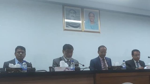 সংবাদ সম্মেলনে সিআইডির ঊর্ধ্বতন কর্মকর্তারা। ছবি: প্রথম আলো