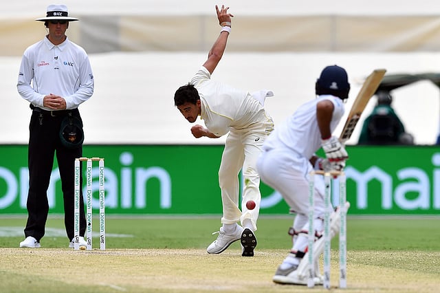 স্টার্কের গতিতে উড়ে গেল শ্রীলঙ্কা। ছবি: এএফপি