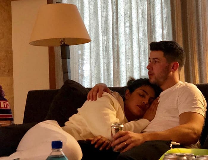 প্রিয়াঙ্কা নিকের শোবার ঘরের আলোচিত সেই ছবি