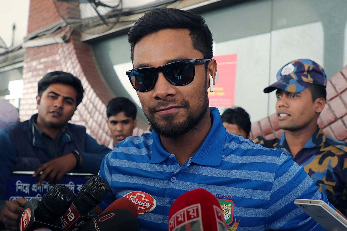 সাব্বির রহমান আজ নিউজিল্যান্ড রওনা দেওয়ার আগে কথা বললেন সংবাদমাধ্যমে। ছবি: প্রথম আলো