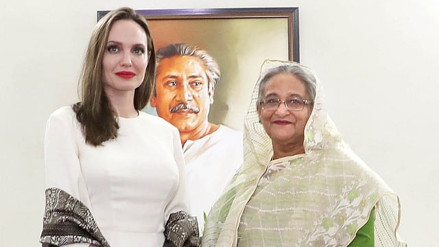 রোহিঙ্গা ইস্যুতে বাংলাদেশের বোঝা লাঘবে ইউএনএইচসিআর ও বিশ্বব্যাংক একযোগে কাজ করবে বলে প্রধানমন্ত্রীকে জানান অ্যাঞ্জেলিনা জোলি। ঢাকা, ৬ ফেব্রুয়ারি। ছবি: ফোকাস বাংলা