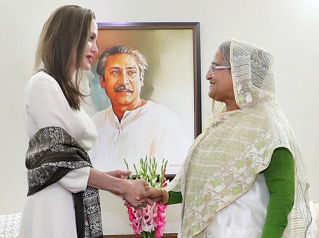 বিপুলসংখ্যক রোহিঙ্গাকে বাংলাদেশে আশ্রয় দেওয়ায় প্রধানমন্ত্রী শেখ হাসিনার ভূয়সী প্রশংসা করে অ্যাঞ্জেলিনা জোলি। ঢাকা, ৬ ফেব্রুয়ারি। ছবি: ফোকাস বাংলা