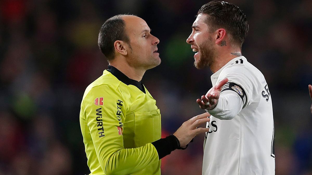 কার্ড দেখার দৌড়ে রামোসকে হারায় কে? (ছবি - টুইটার)