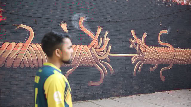 কোনোমতে টিকে আছে বন্ধন।