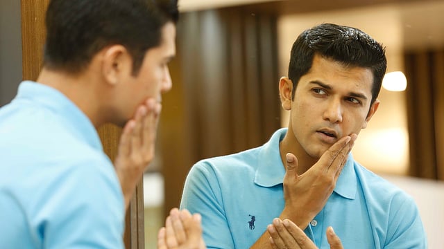 শেভ করলে প্রতিদিনই তা করা ভালো। মডেল: বাপ্পা সান্তনু, কৃতজ্ঞতা: অ্যাডোনিস জেন্টস পারলার, ছবি: নকশা