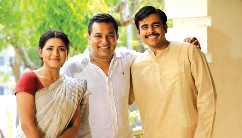 ‘ফাগুন হাওয়ায়’ সিনেমার শুটিংয়ের ফাঁকে তিশা, তৌকীর আহমেদ ও সিয়াম