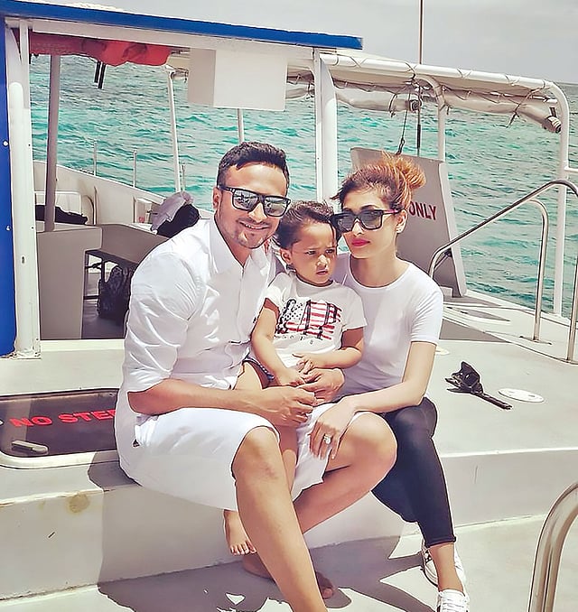 সাকিব–শিশির–আলাইনা। শিশিরের ফেসবুক থেকে নেওয়া