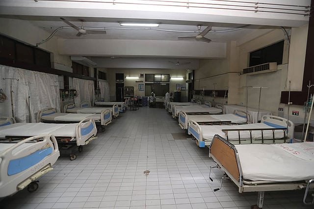 পোস্ট অপারেটিভ কক্ষে নেই কোনো রোগী। ছবি: সাজিদ হোসেন