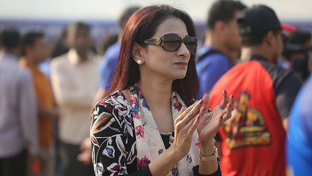 ট্রান্সকম প্রিমিয়ার লিগ উদ্বোধন করেন ট্রান্সকম গ্রুপের পরিচালক সিমিন হোসেন। ছবি: জাহিদুল করিম
