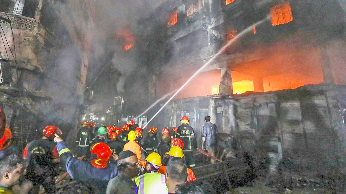 সরকারি–বেসরকারি গুরুত্বপূর্ণ স্থাপনাগুলোতে অগ্নিনির্বাপণের পর্যাপ্ত ব্যবস্থা নেই
