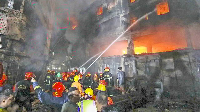সরকারি–বেসরকারি গুরুত্বপূর্ণ স্থাপনাগুলোতে অগ্নিনির্বাপণের পর্যাপ্ত ব্যবস্থা নেই