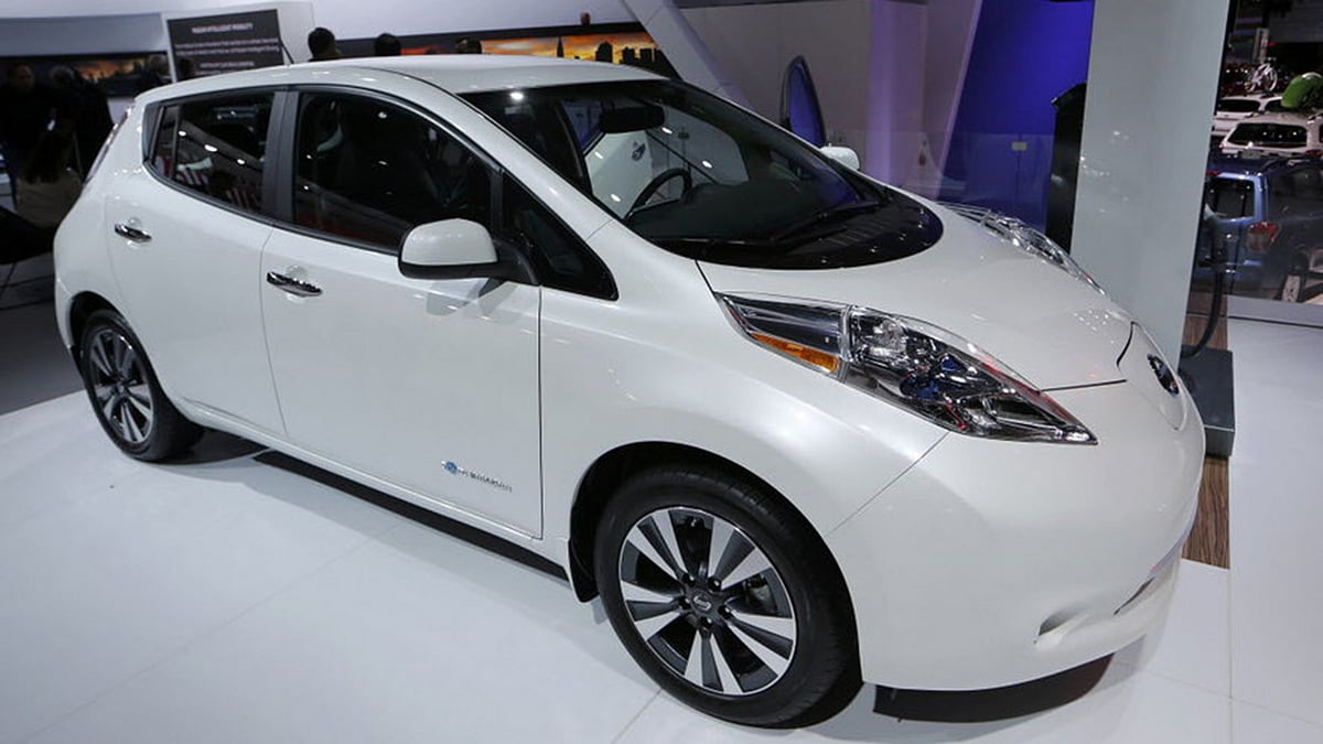 নিশান লিফ ইলেকট্রিক কার।